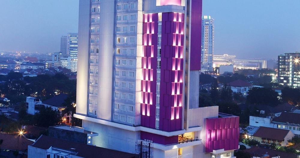 Hotel Santika Premiere Gubeng Сурабая Екстер'єр фото