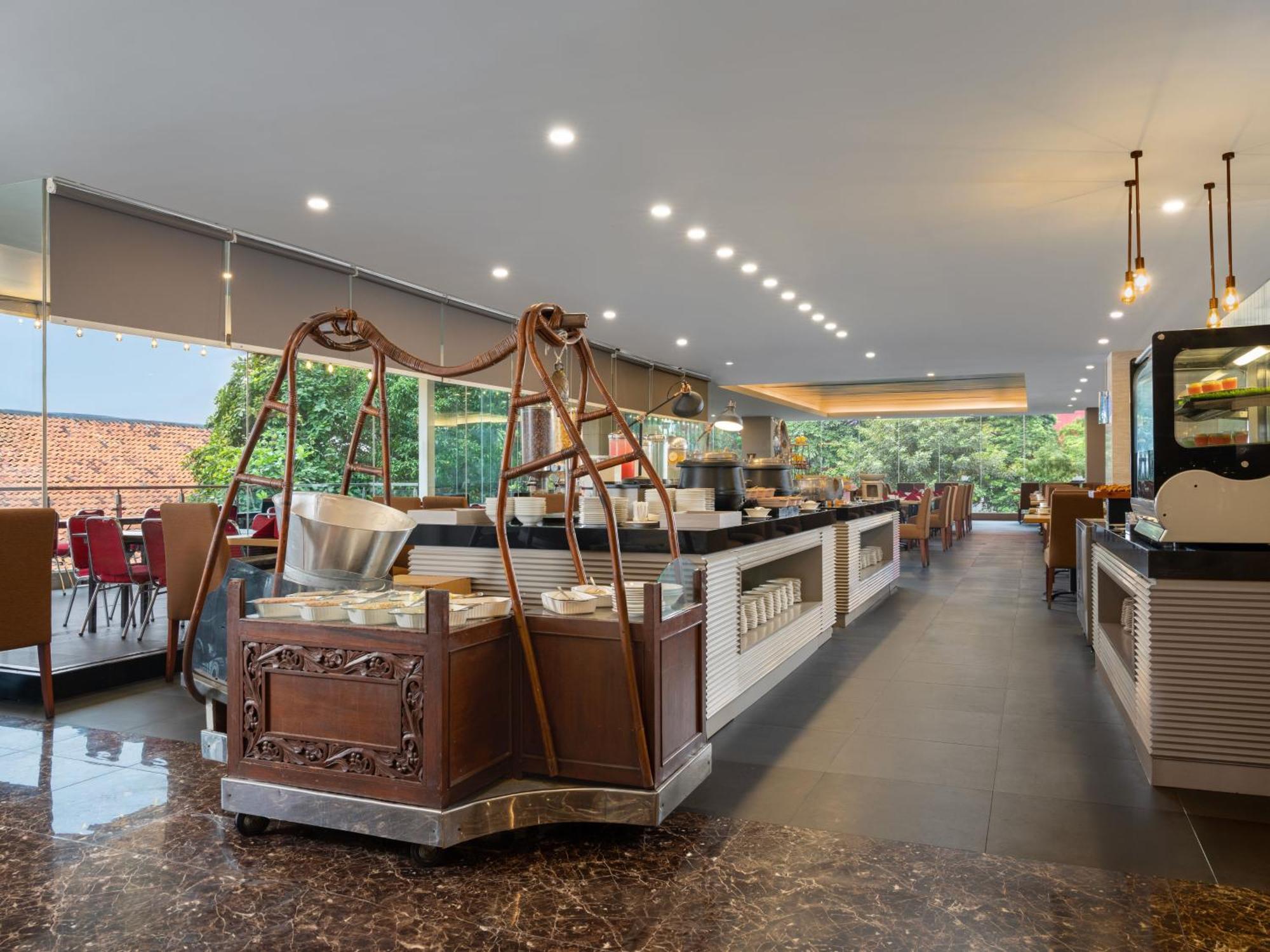 Hotel Santika Premiere Gubeng Сурабая Екстер'єр фото
