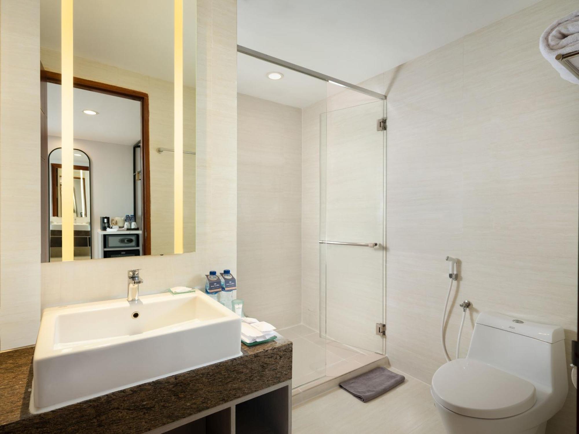 Hotel Santika Premiere Gubeng Сурабая Екстер'єр фото