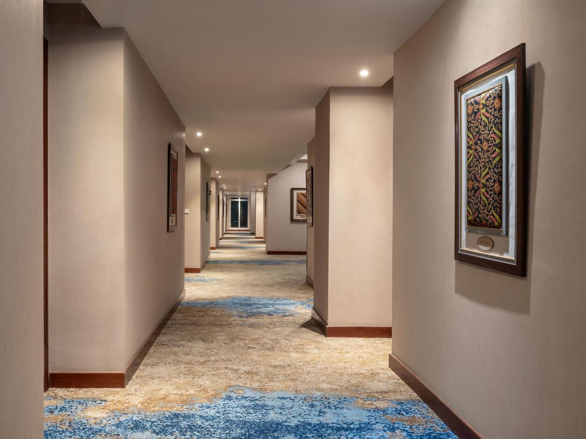 Hotel Santika Premiere Gubeng Сурабая Екстер'єр фото