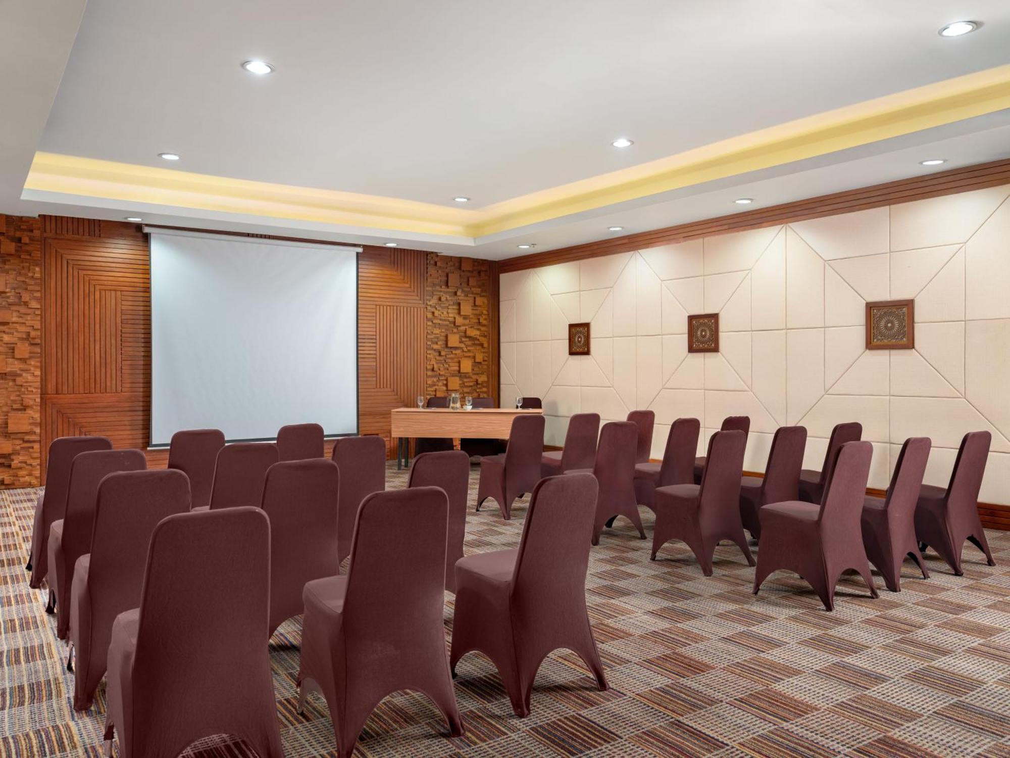 Hotel Santika Premiere Gubeng Сурабая Екстер'єр фото