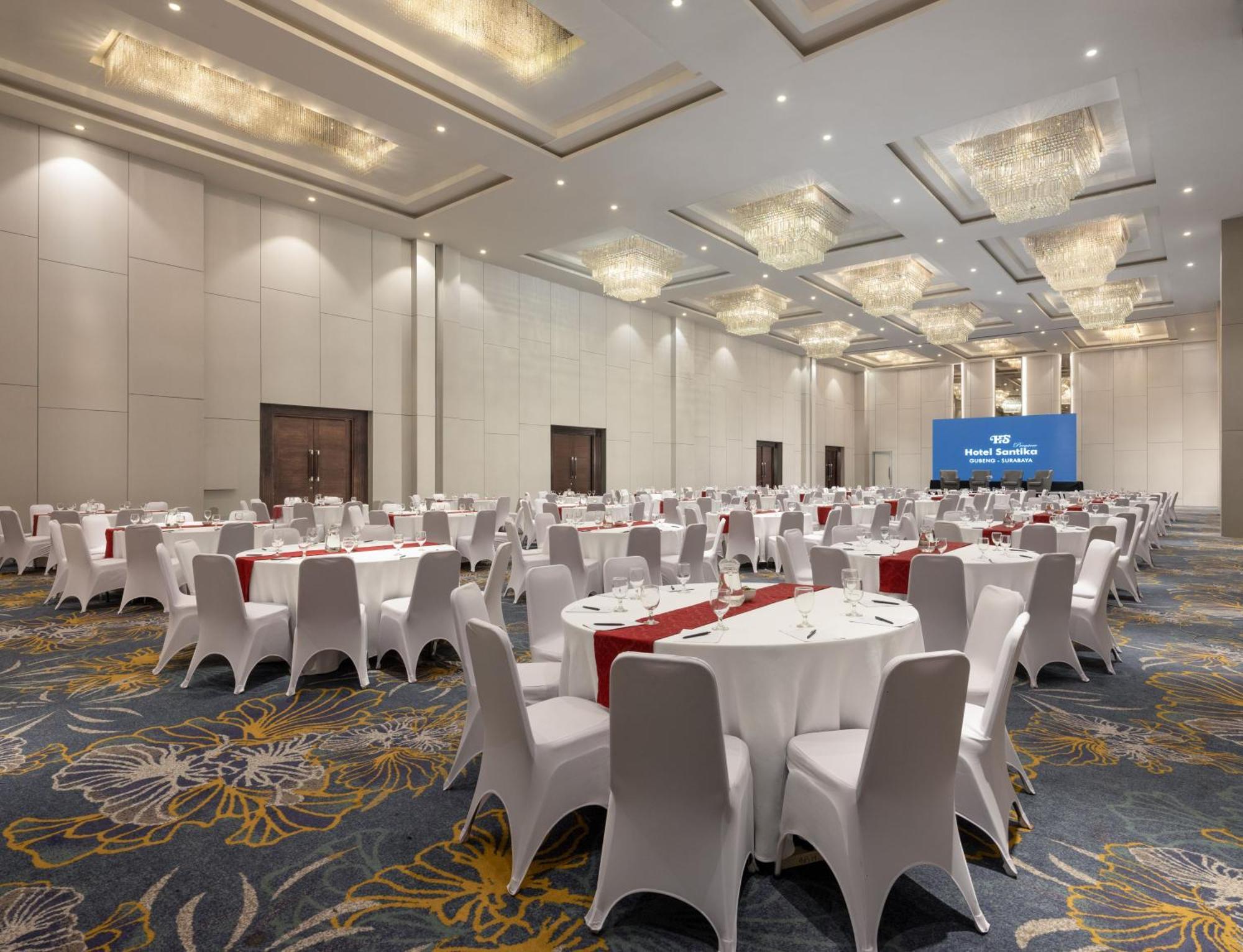Hotel Santika Premiere Gubeng Сурабая Екстер'єр фото