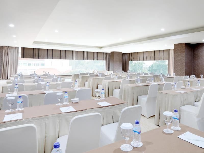Hotel Santika Premiere Gubeng Сурабая Екстер'єр фото