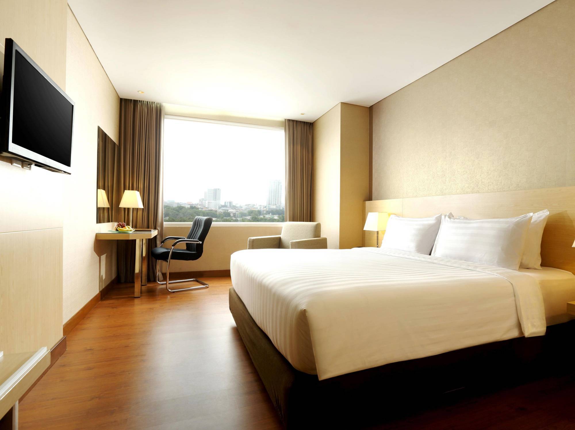 Hotel Santika Premiere Gubeng Сурабая Екстер'єр фото